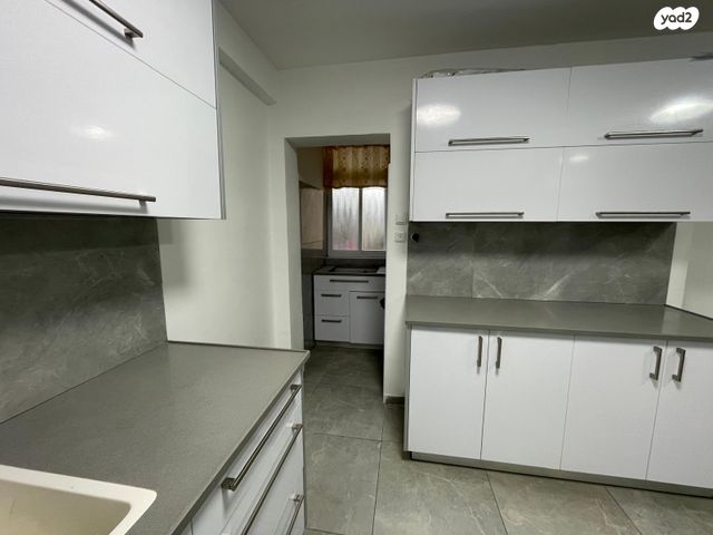 דירה, שרת 55, עמידר, טירת כרמל