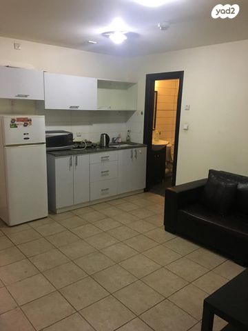 דירה, חניון בית עובד 12 1, מונטיפיורי, הרכבת, תל אביב יפו