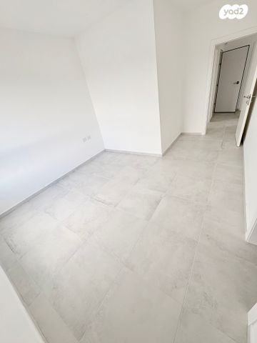 דירה, לאה גולדברג 10, צפון נס ציונה, נס ציונה