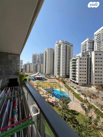 דירה, משה פריד 43, חצרות המושבה, רחובות