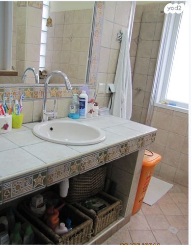 דירה, דבורה בארון 8, כצנלסון, ראשון לציון