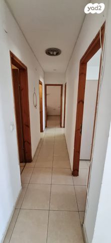 דירה, המכבים 11, מרכז העיר, קרית שמונה