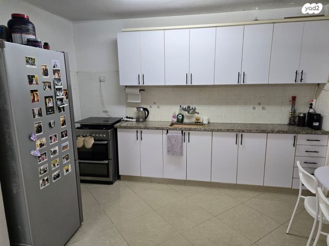 קדושי קהילת מזריץ' 10