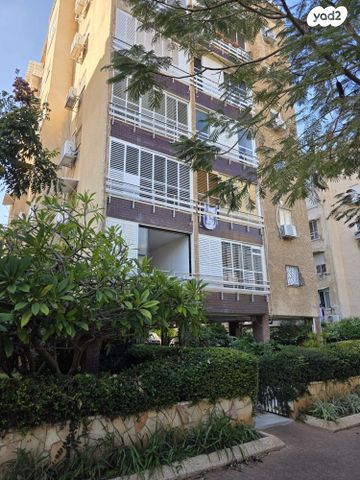 שדרות חיים וייצמן 35