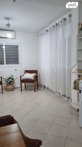 דירה, עצמאות 23, מרכז מזרחי, נס ציונה