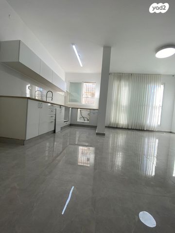 דירה, ביאליק 43, מרכז, קרית עבודה, חולון