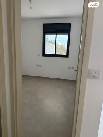 דירה, רקפת 6, הפרחים, חריש