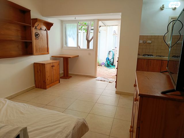 ברל כצנלסון 79