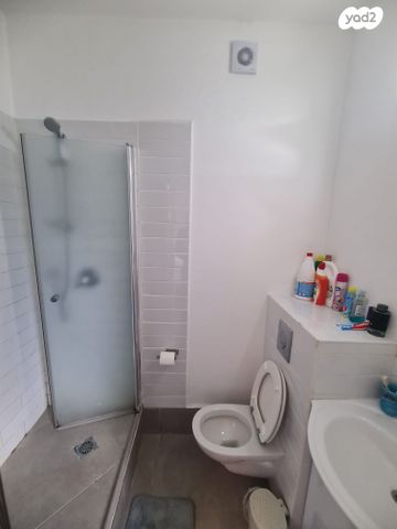 דירה, שדרות טרומפלדור 1, נווה שאנן, חיפה