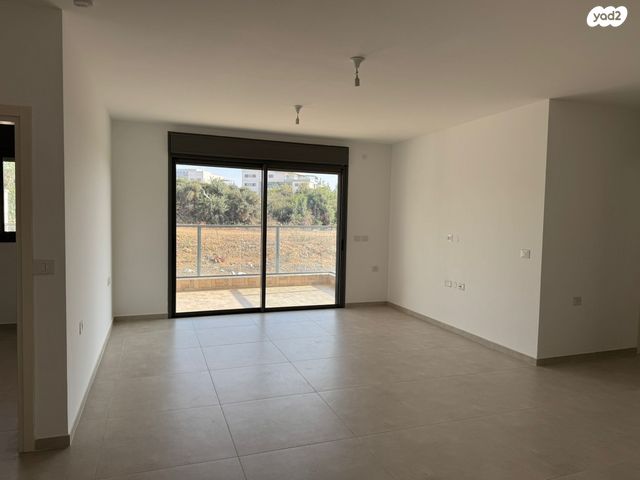 דירה, רקפת 6, הפרחים, חריש