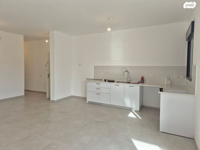 דירה, אלה 17, בת חפר, בת חפר