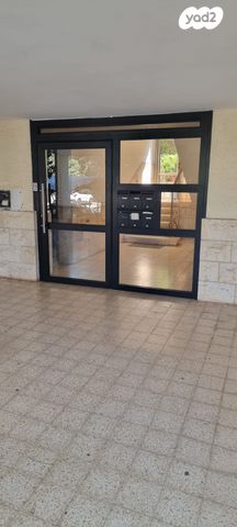 דירה, שושנת הכרמל 17, כרמל מערבי, חיפה