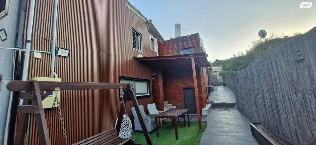 דו משפחתי, אחווה 9, לב העיר, טבריה