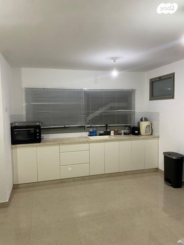 יחידת דיור, יהודה עמיחי 16, גן יבנה מערב, גן יבנה