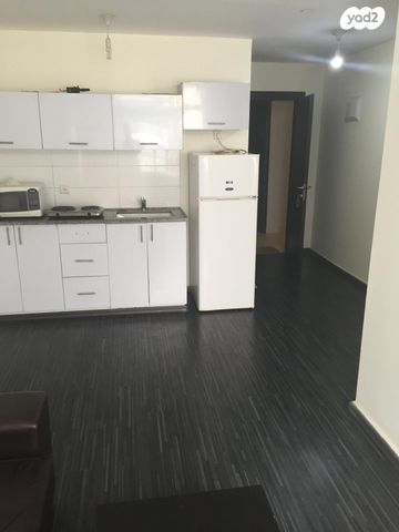 דירה, חניון בית עובד 12 1, מונטיפיורי, הרכבת, תל אביב יפו