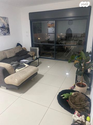 דירה, הרב זבולון גרז 1, רחובות הצעירה, רחובות