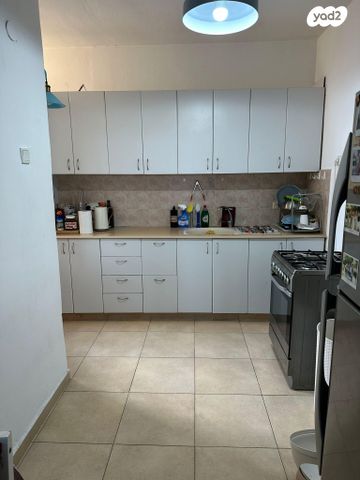 דירה, יהושע בן גמלא 15, שאר העיר, הוד השרון