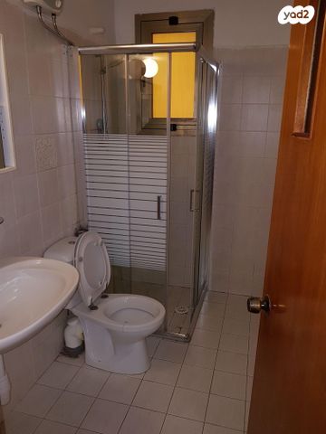 דירת גן, נגבה 8, שערי תקווה, שערי תקווה