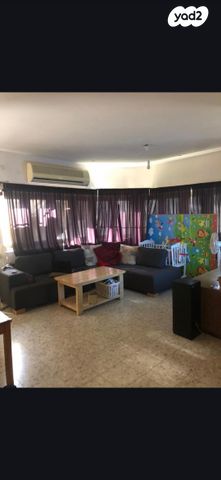 דירת גן, נגבה 8, שערי תקווה, שערי תקווה