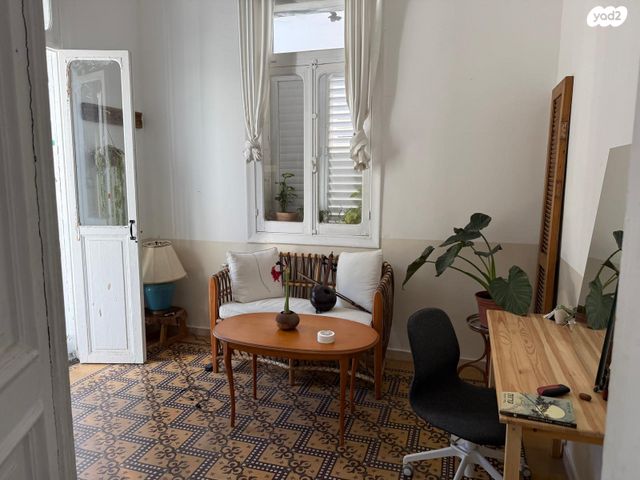 דירה, שדרות ירושלים, צהלון, שיכוני חסכון, תל אביב יפו