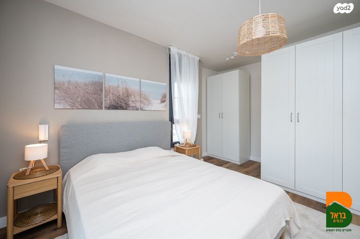 דו משפחתי, פארק היין, זכרון יעקב