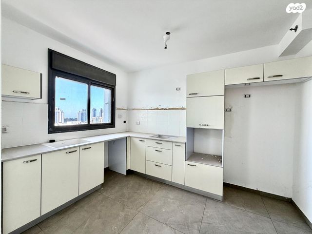 דירה, קרל פופר 14, קרית המדע, נתניה