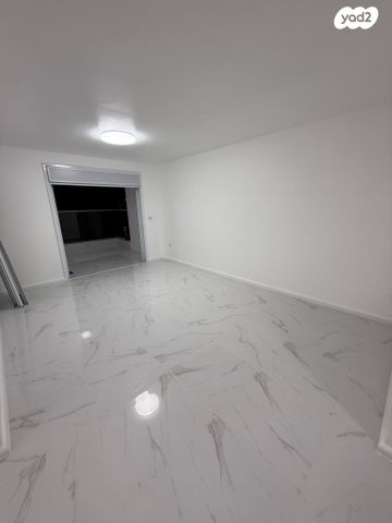 דירה, המצביאים 8, נאות יצחק, לוד