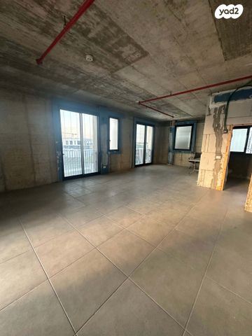 גג/ פנטהאוז, משה שרת, הצפון החדש - כיכר המדינה, תל אביב יפו