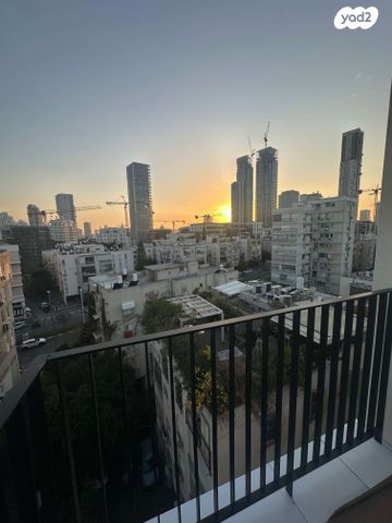 גג/ פנטהאוז, משה שרת, הצפון החדש - כיכר המדינה, תל אביב יפו