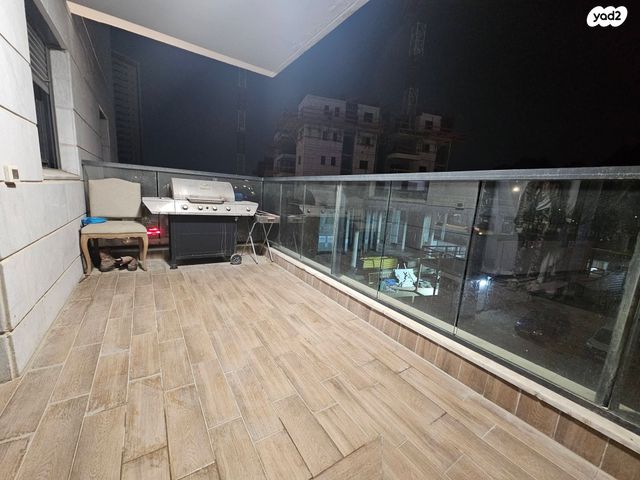 דירה, גאולה כהן, נאות פרס, רמלה