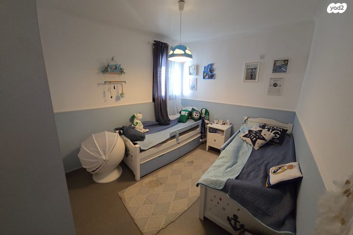 דירה, דבורה עומר, נאות שמיר, יבנה