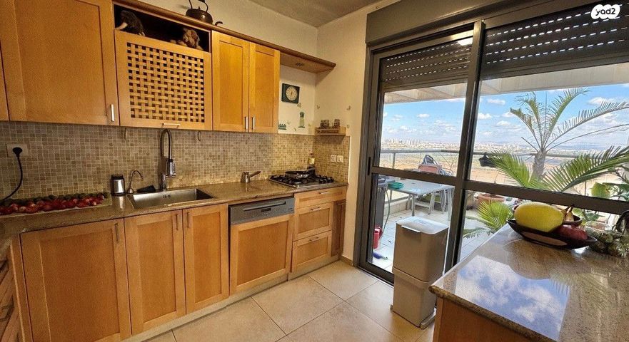 גג/ פנטהאוז, אחוזת הנשיא, רחובות