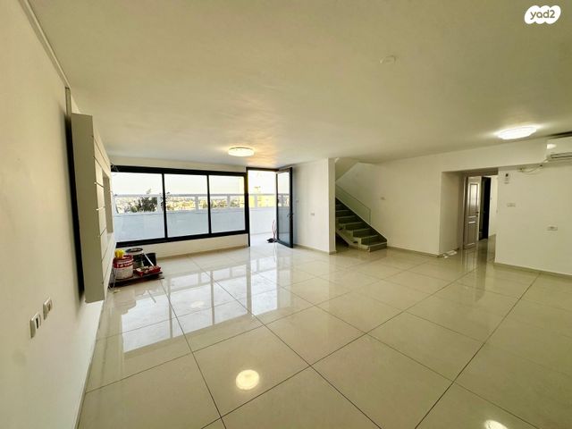 נווה שלום 24