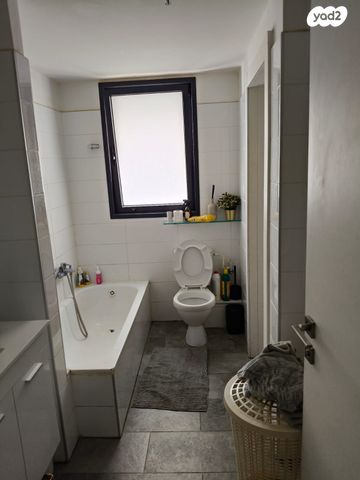 הרב ישעיהו משורר 