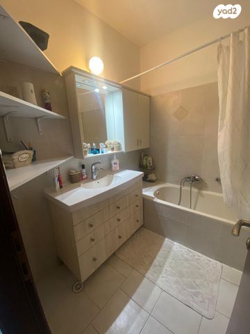 דירה, קרן היסוד, רעננה