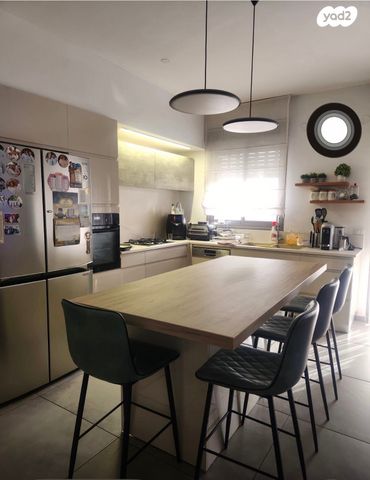 פרופ' אפרים קציר 