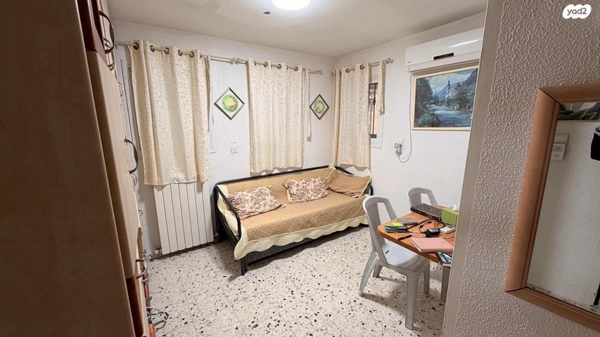 דירה, קהילות שו"ם, רמות, ירושלים