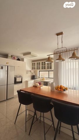 דו משפחתי, צה"ל, נאות הפרחים, גן יבנה