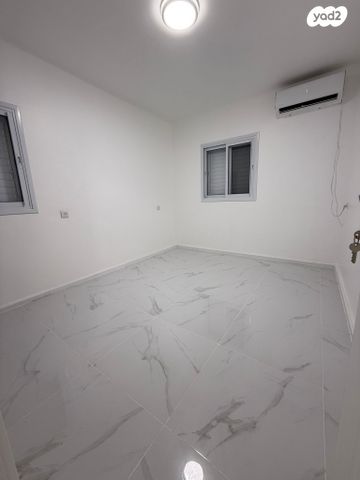 דירה, המצביאים 8, נאות יצחק, לוד