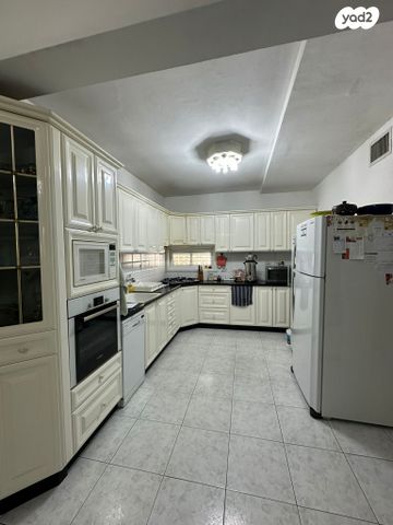 דירת גן, הרטגלס, רמת אביב, תל אביב יפו