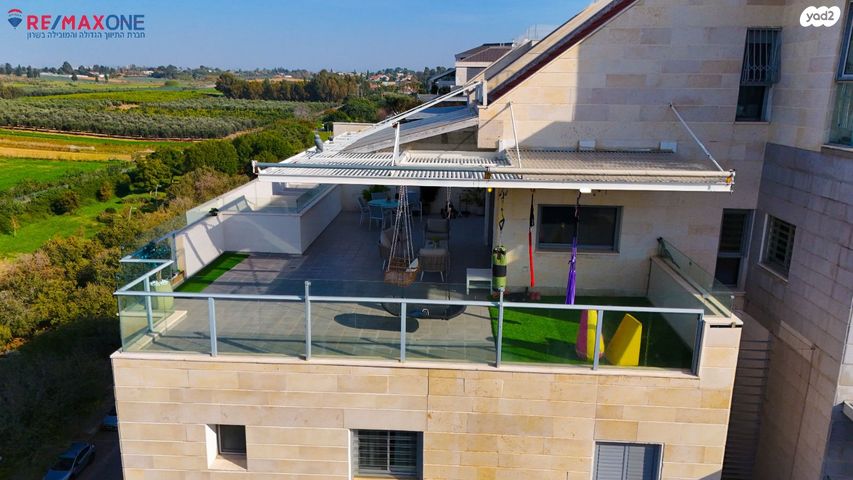 גג/ פנטהאוז, שלמה וחיה אנגל, כפר סבא הירוקה, כפר סבא