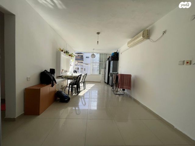 דירה, מעפילי אגוז, נווה חן, תל אביב יפו