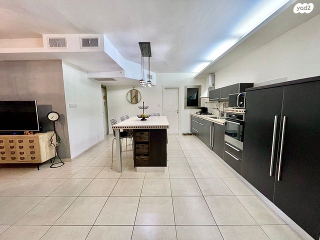 דירה, ד"ר יהודה פרח 8, קרית השרון, נתניה