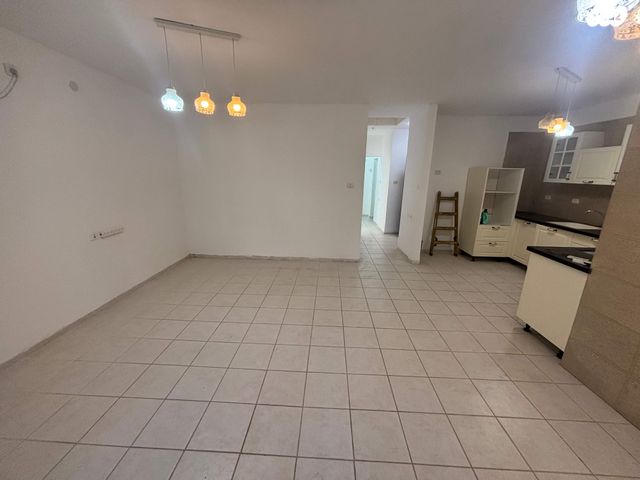 דירה, ניצן, מורד ההר, שלומי