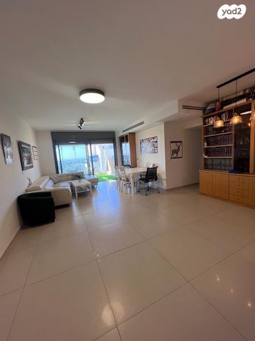 דירה, החורש, חריש