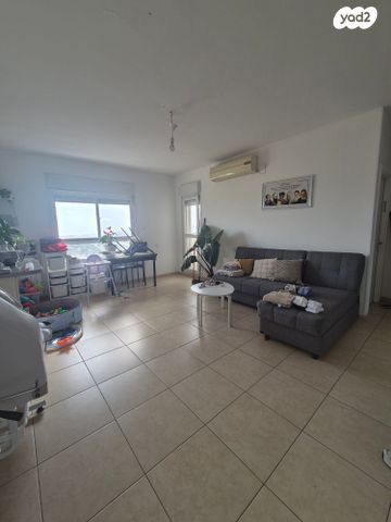 דירה, אליהו קורן, חומת שמואל, הר חומה, ירושלים