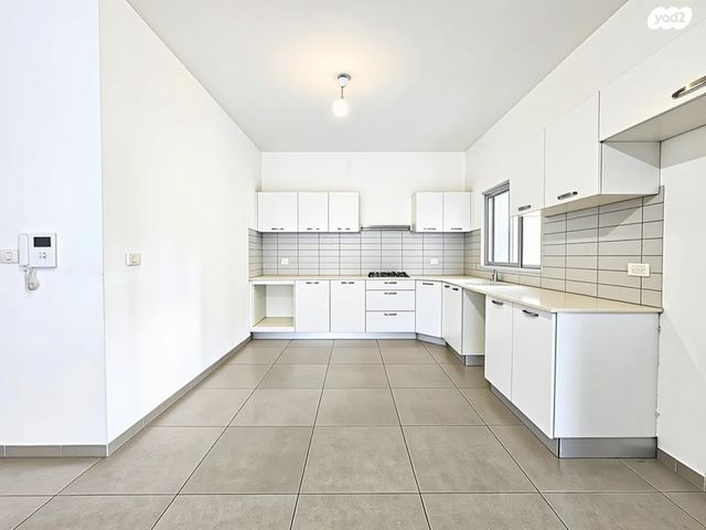 דירה, כפר סבא