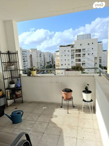 שדרות תל חי 33