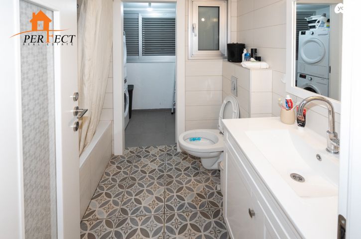 דירה, חנה רובינא, הרצליה