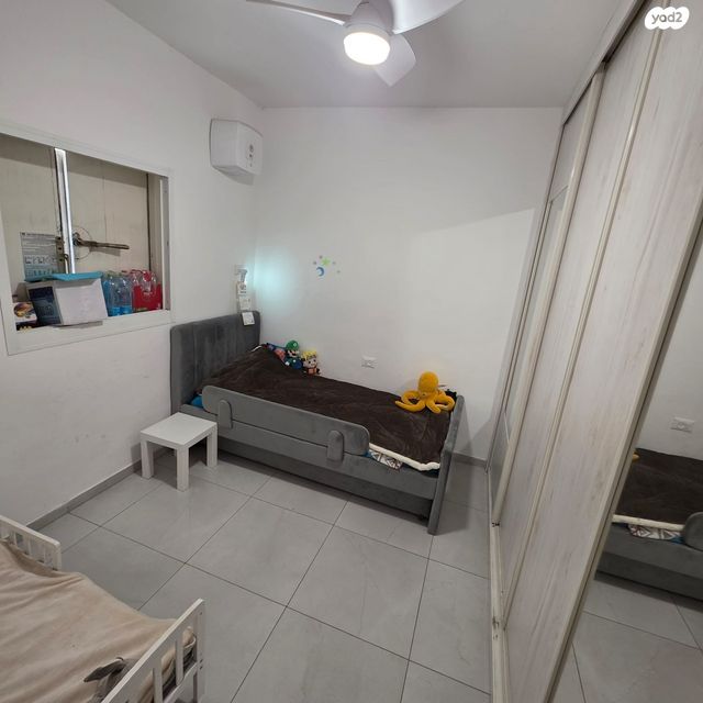 דירה, יוסף שפרינצק, אחדות, פתח תקווה